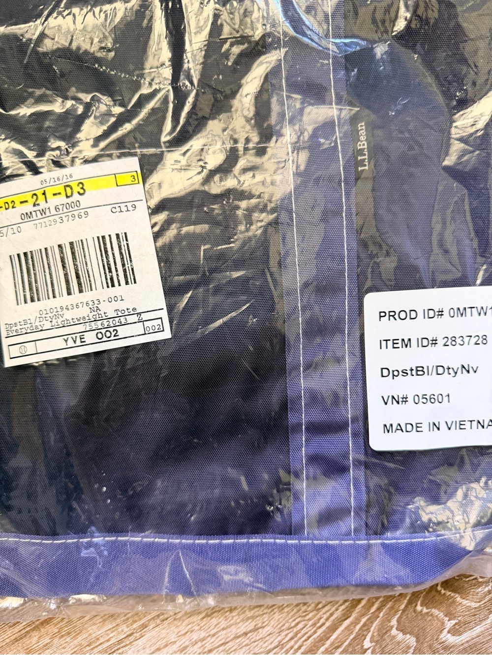L.L. Bean Deep Blue/ Dusty Navy Medium Nylon Tote with Front Pocket - Picture 7 of 7